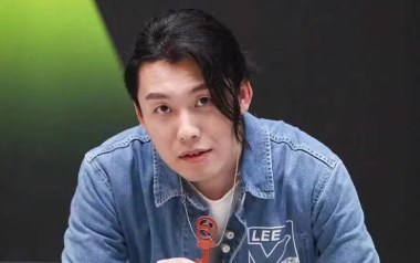 入戏太深吉他谱_封面
