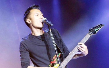 要我怎么忘了他吉他谱_封面