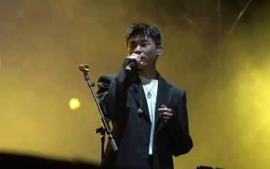 在一座城等一个人吉他谱_封面