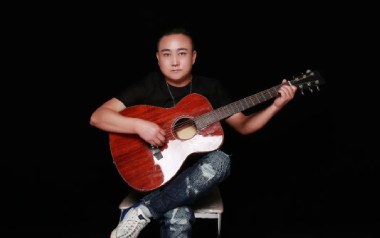 尼木阿琪吉他谱_封面