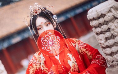 误红妆吉他谱_封面