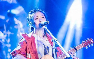 二十岁的某一天吉他谱_封面
