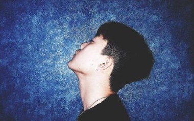 迷人的危险吉他谱_封面