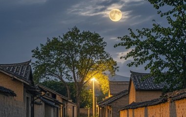 小村庄月弯弯吉他谱_封面