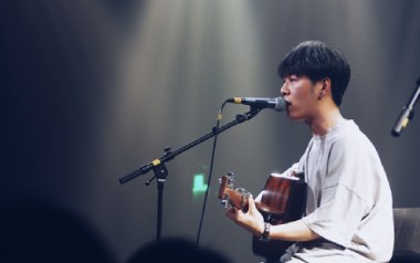 再见了吉他谱_封面