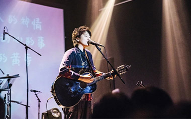 暗恋是一个人的事吉他谱_封面